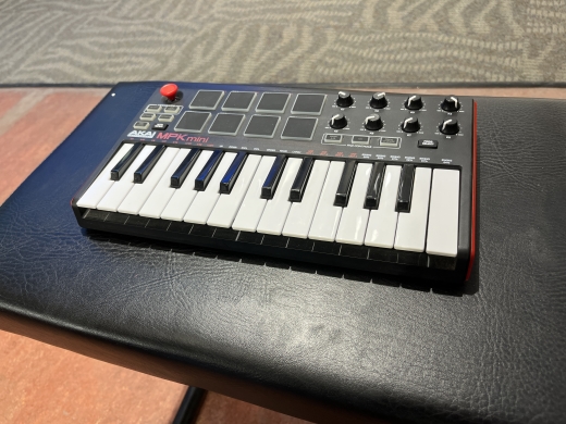Akai MPK MINI MKI Midi Controller